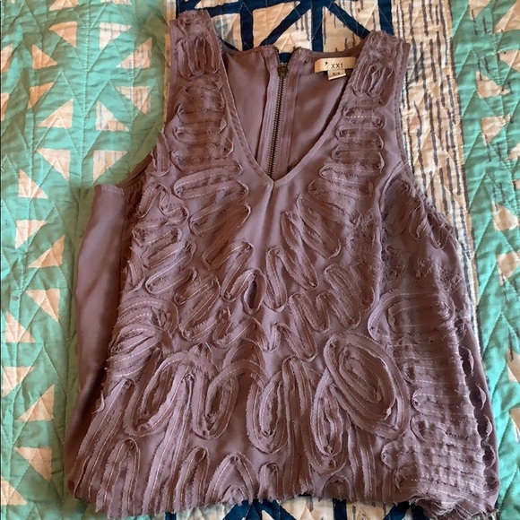 Top - Picture 1 of 2